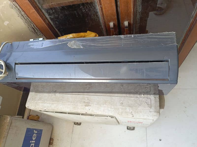 Dawlance 1 ton AC used good condition urgent sale 4