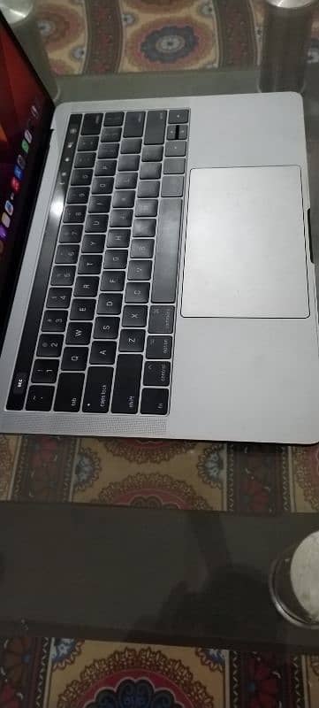 macbook pro 13"inches 2017 3