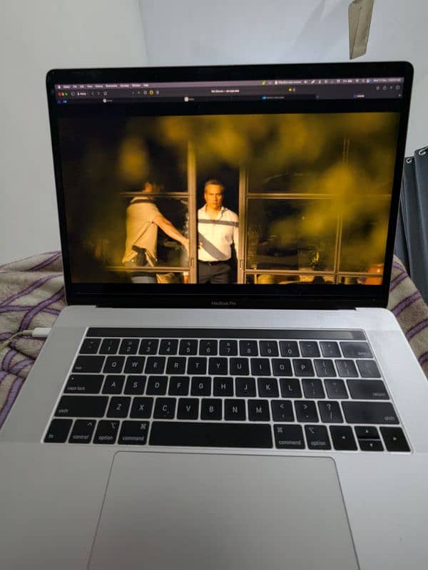 MacBook Pro 2018 15" i7 16/256 3