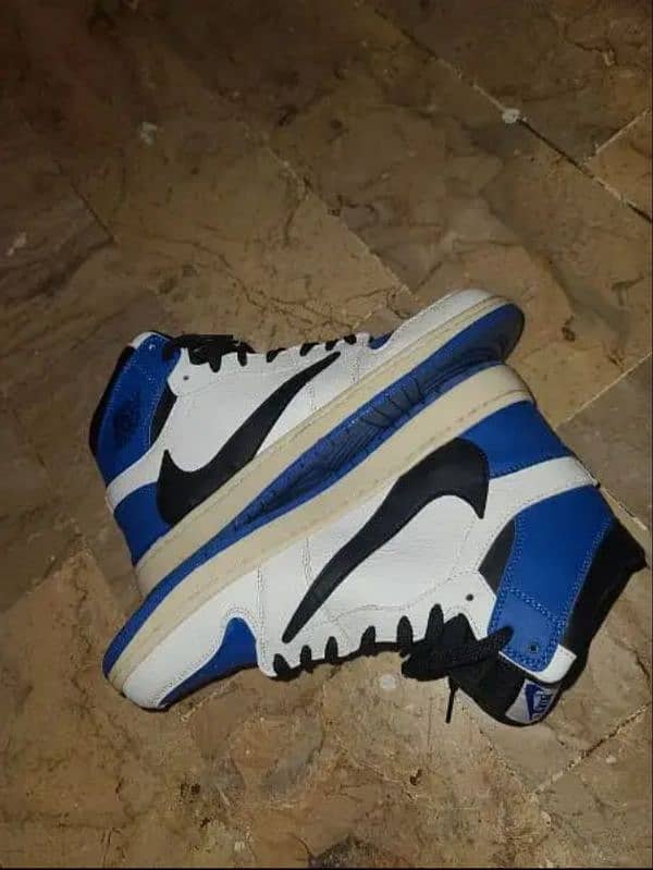 Nike Air Jordon Retro 1 Blue (Special edition Travis Scot) 2