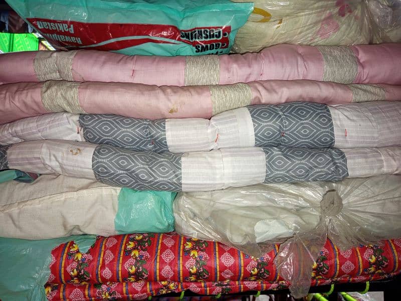 single bed Razai ( blanket ) Taliai and pillow available 2