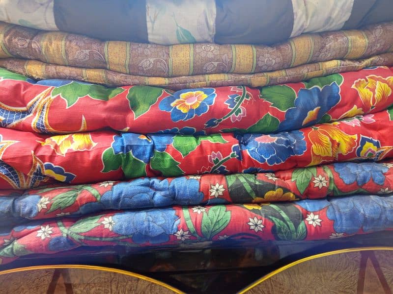 single bed Razai ( blanket ) Taliai and pillow available 3