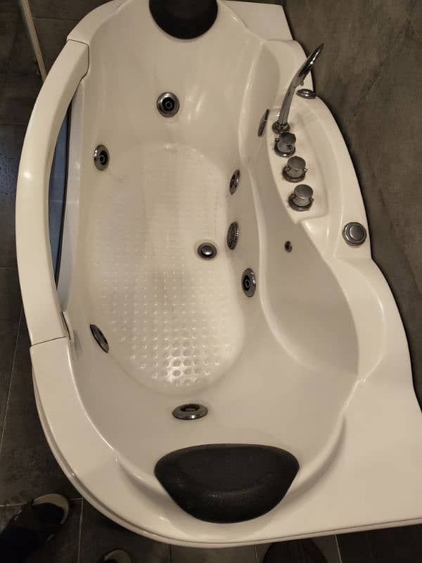 jacuzzi bathtub 3