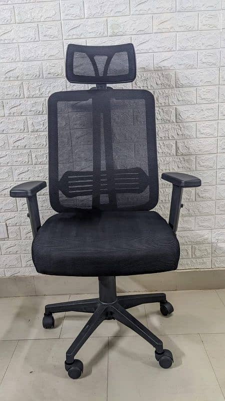 Office chairs/chairs/executive chairs/modren chair/mesh chair 1