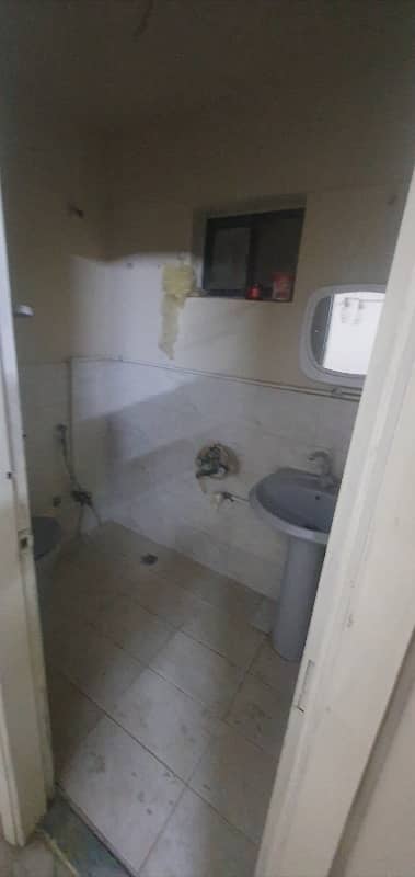 2 BED DD FLAT FOR RENT Hadi Market NAZIMABAD NO. 4 6