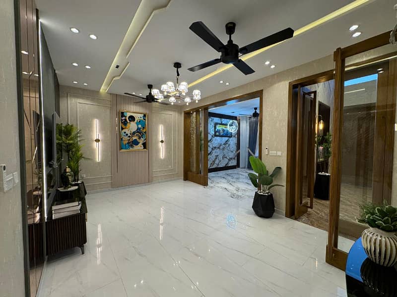 10 Marla Luxury Designer House For Sale In Bahria Town Lahore On 80 Feet Road 14