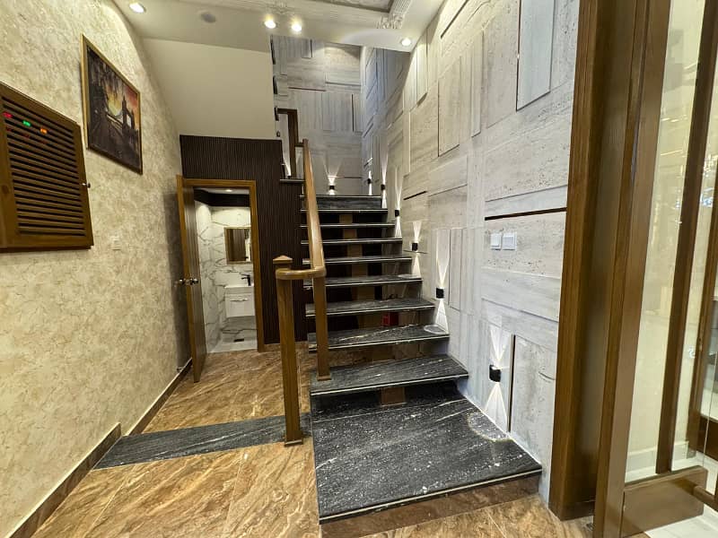 10 Marla Luxury Designer House For Sale In Bahria Town Lahore On 80 Feet Road 23