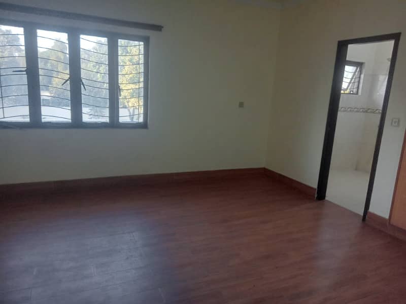 25 marla outstanding independent full house ideal for silent office or residence 6 bedroom in gulberg 3 block M 0