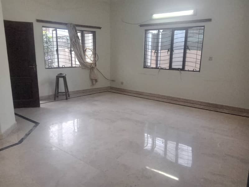 25 marla outstanding independent full house ideal for silent office or residence 6 bedroom in gulberg 3 block M 12