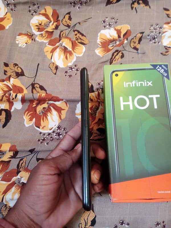 Infinix hot 10 play 4/128 whtsp03477769205 2