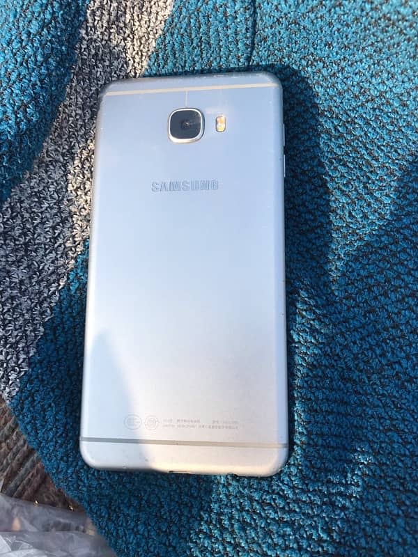 Samsung c7  4gb 32 gb 0