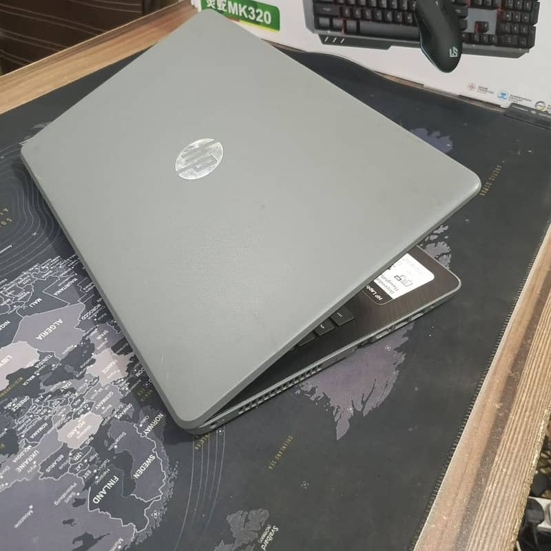 HP 15-bs0xx Core i3 7th gen 8GB Ram 180GB SSD Touch Screen 1