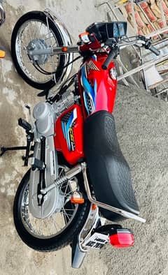 HONDA 125 RED COLOUR Model 2024 Golden no