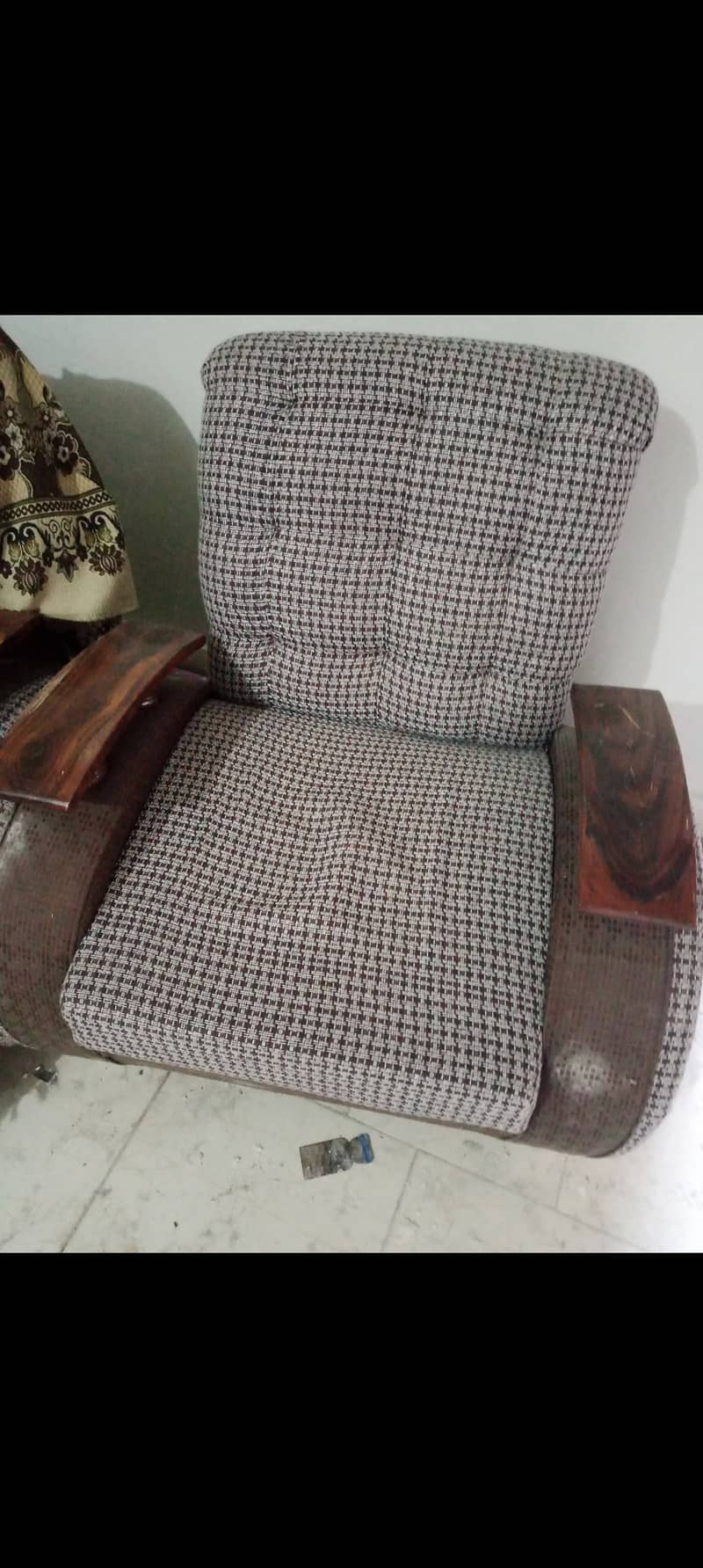 5 seater sofa in good condition 1