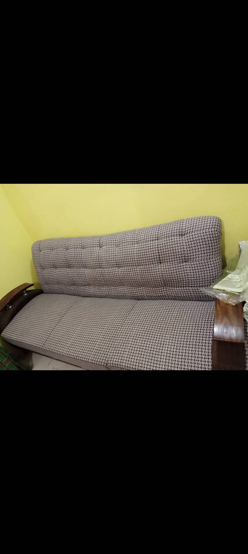 5 seater sofa in good condition 3