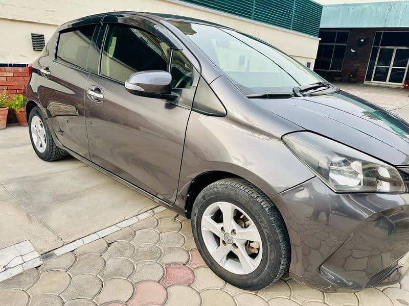 Toyota Vitz 2015 3