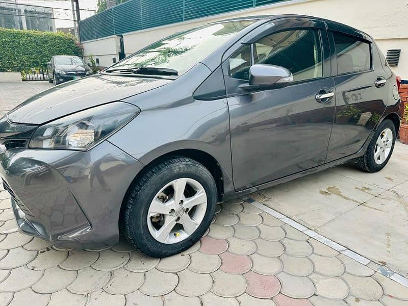 Toyota Vitz 2015 8