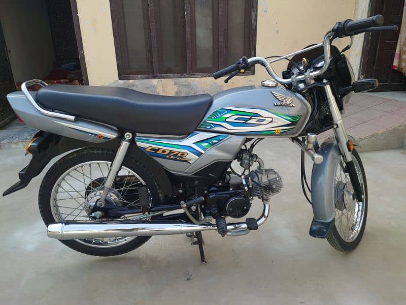 Honda cd 70 dream Lush like new bike. 1