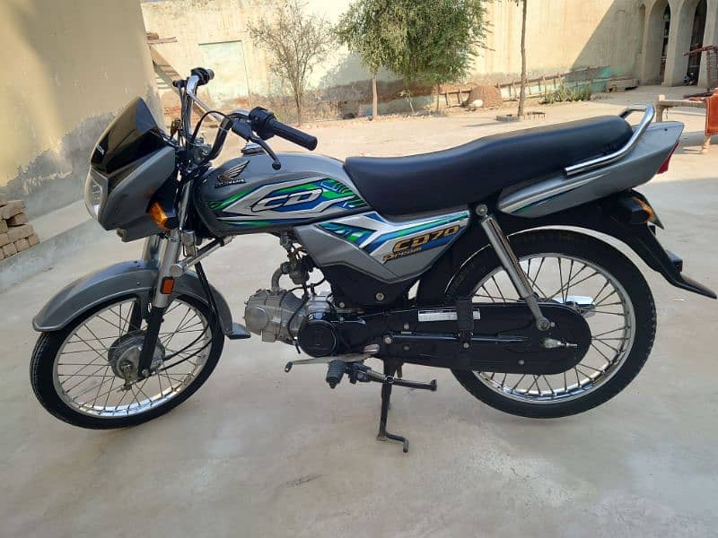 Honda cd 70 dream Lush like new bike. 2