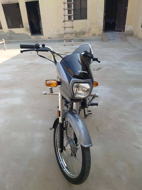 Honda cd 70 dream Lush like new bike. 4