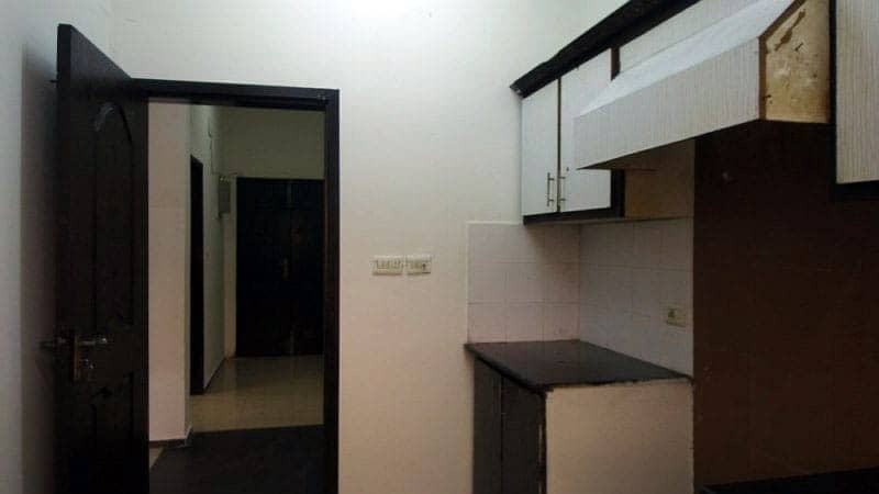 A Stunning Flat Is Up For Grabs In Askari 11 - Sector C Lahore 7