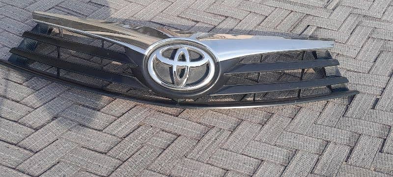 Corolla Altis geniune front grill 5