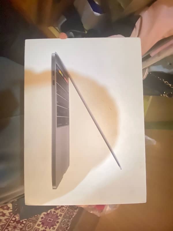 MacBook Pro 2019 gift ps2 4