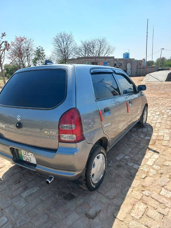 Suzuki Alto 2011 3