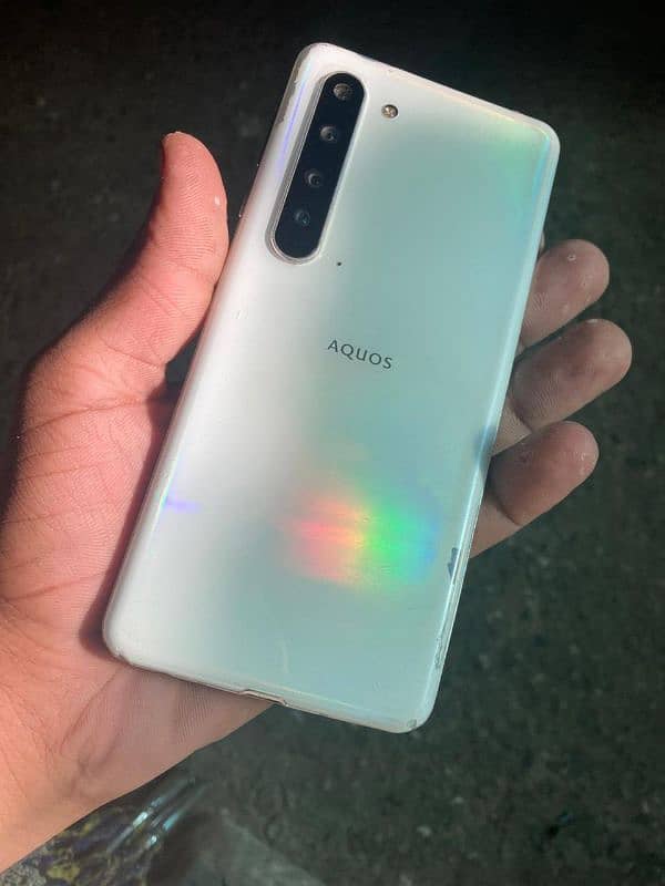 AQUOS R5G 2