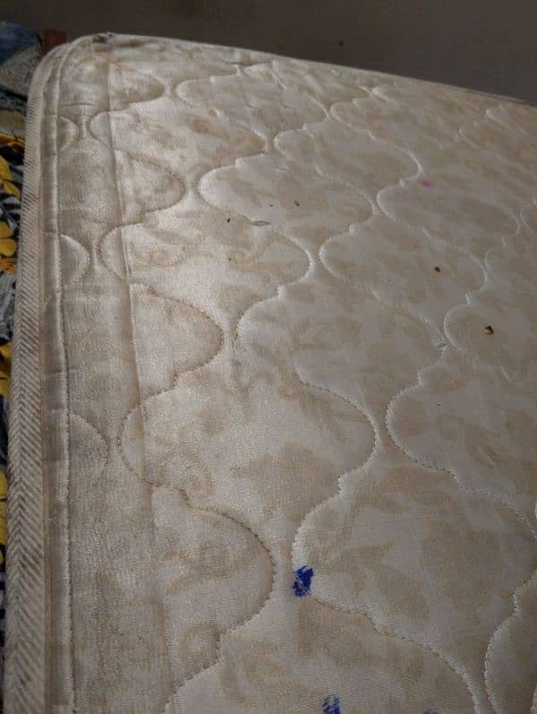 Used mattress 0