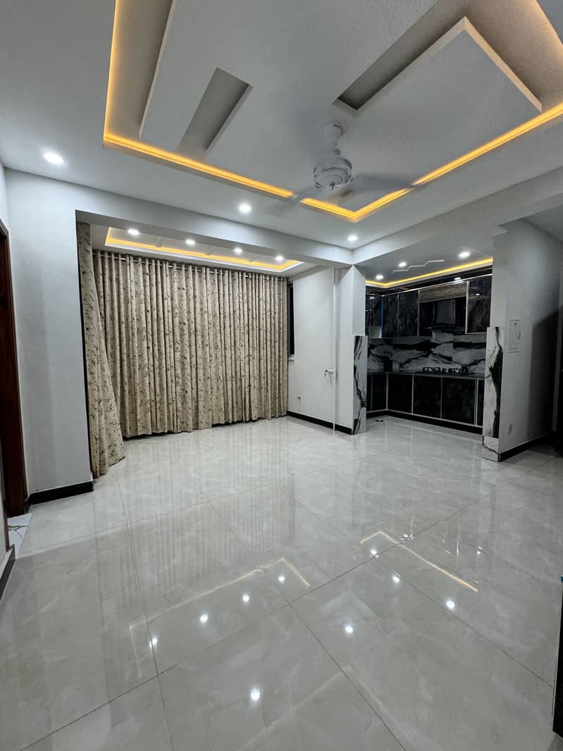 Flat for sale 1st floor 11