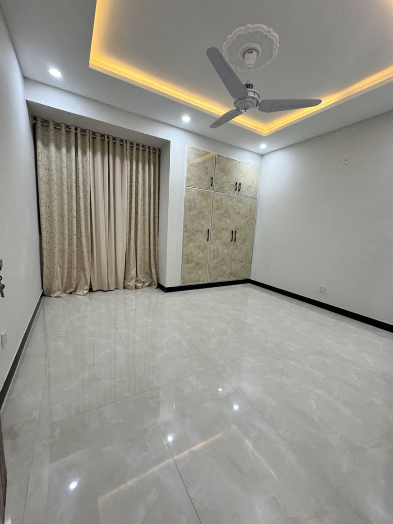 Flat for sale 1st floor 16