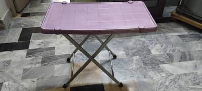 Plastic Easily Foldable Table