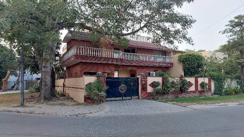 Beautiful 17-Marla, Corner Bungalow Near Park For Rent in Model Town, E-Block 2