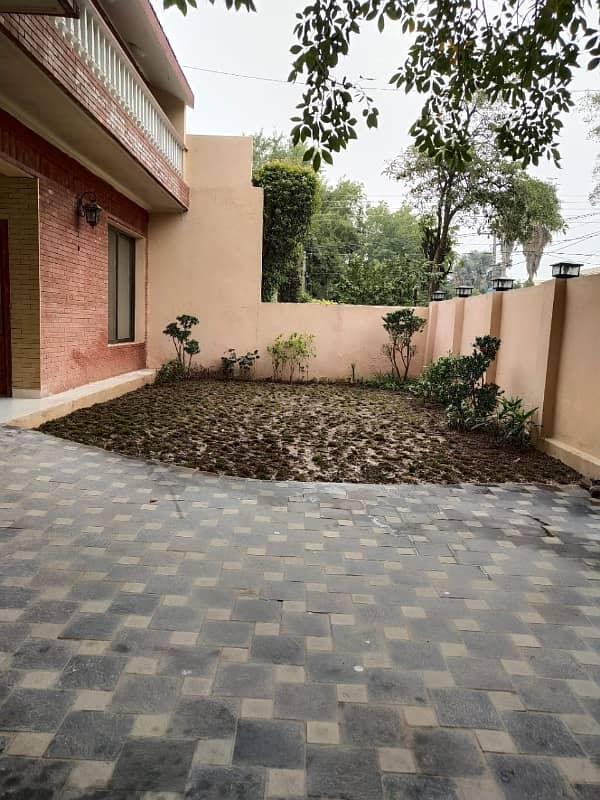 Beautiful 17-Marla, Corner Bungalow Near Park For Rent in Model Town, E-Block 9