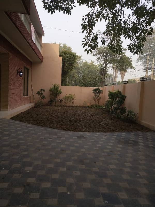 Beautiful 17-Marla, Corner Bungalow Near Park For Rent in Model Town, E-Block 40