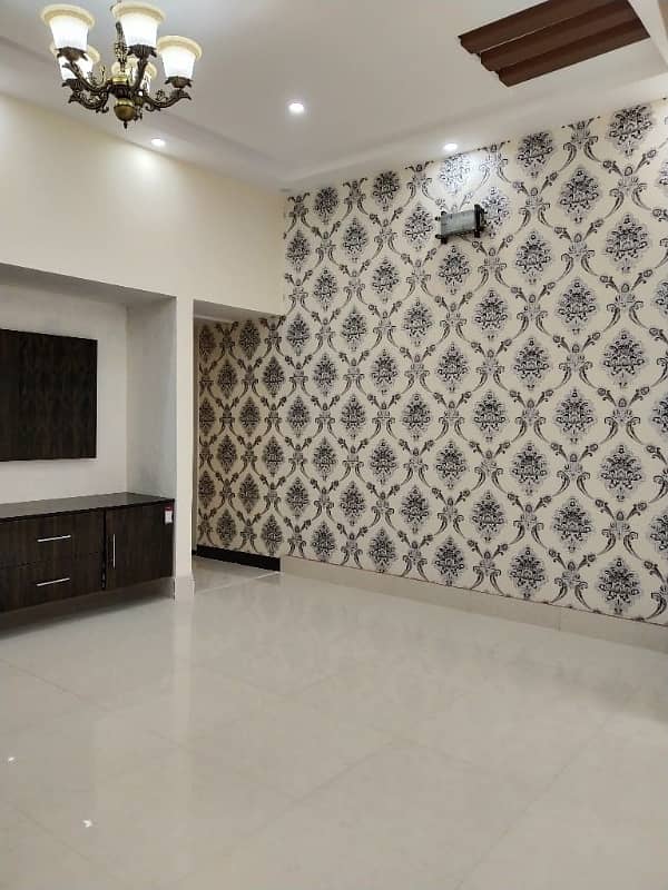 Beautiful 17-Marla, Corner Bungalow Near Park For Rent in Model Town, E-Block 47