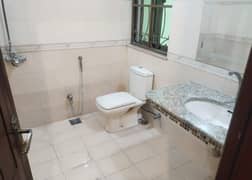 01 Kanal Luxury Beautiful Upper portion Available For rent in DHA Lahore cantt