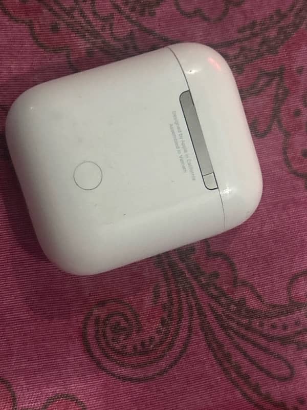 Apple Original airpods  case (only case) wireless charging 1