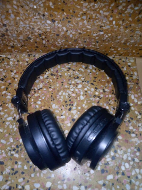 Login headphones 4