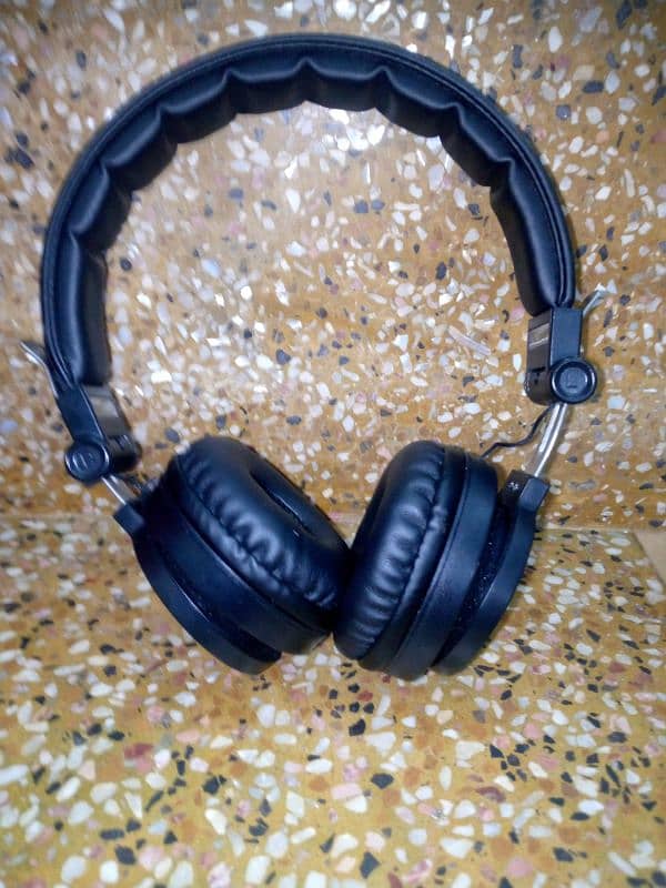 Login headphones 5