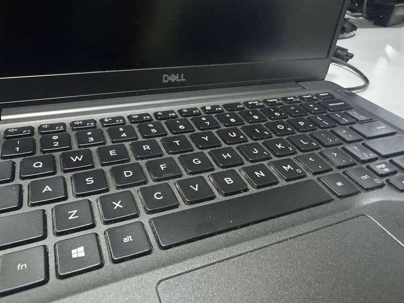 Dell Latitude 7300 3