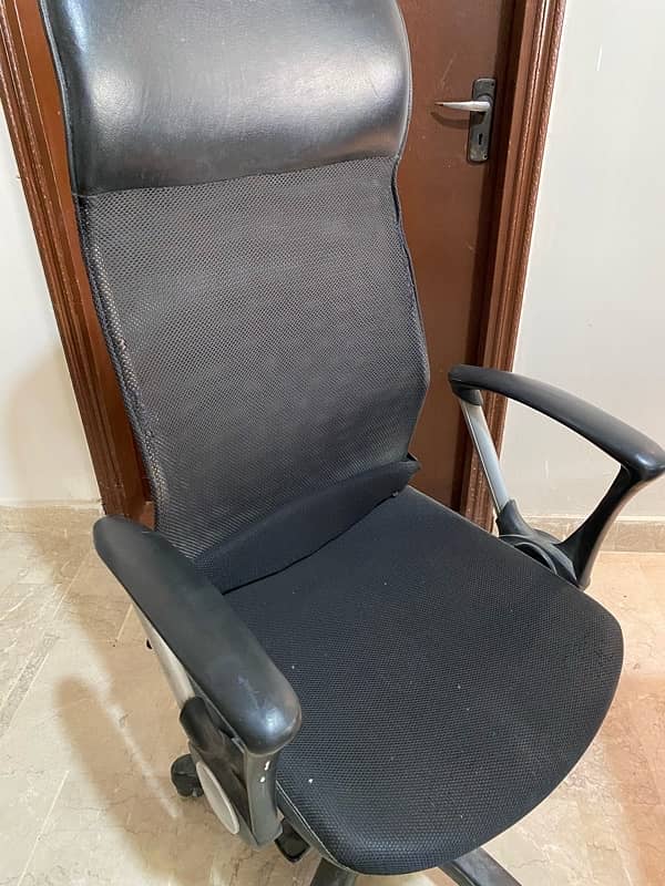 Executive Chair 1 piece urgent sale 1