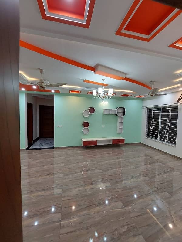 Centrally Located Prime Location Upper Portion In Central Park Housing Scheme Is Available For rent 0