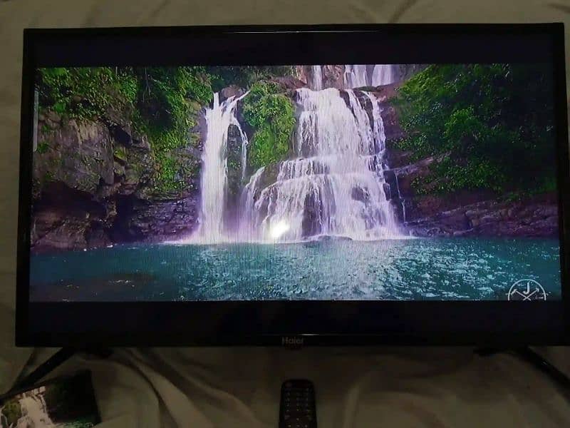 Haier 32″ inch LED TV HD H-Cast Series LE32B9200M 5