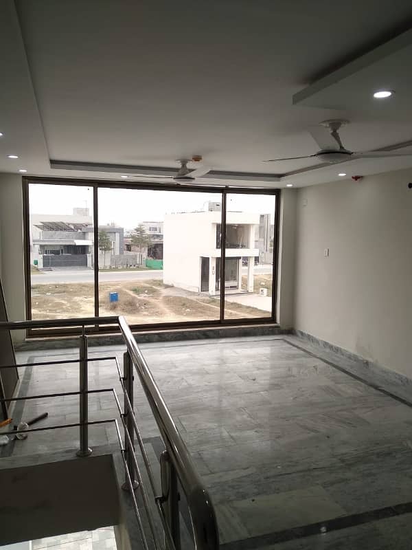 Defence Service Estate Offer 2 Marla Full Shop Available For Rent 24