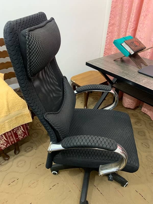 2 computer Tables 4x2 & 1 Chair For sale 4