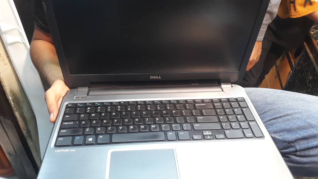 DELL LATTITUDE 3540  15.6"  CORE i5 0