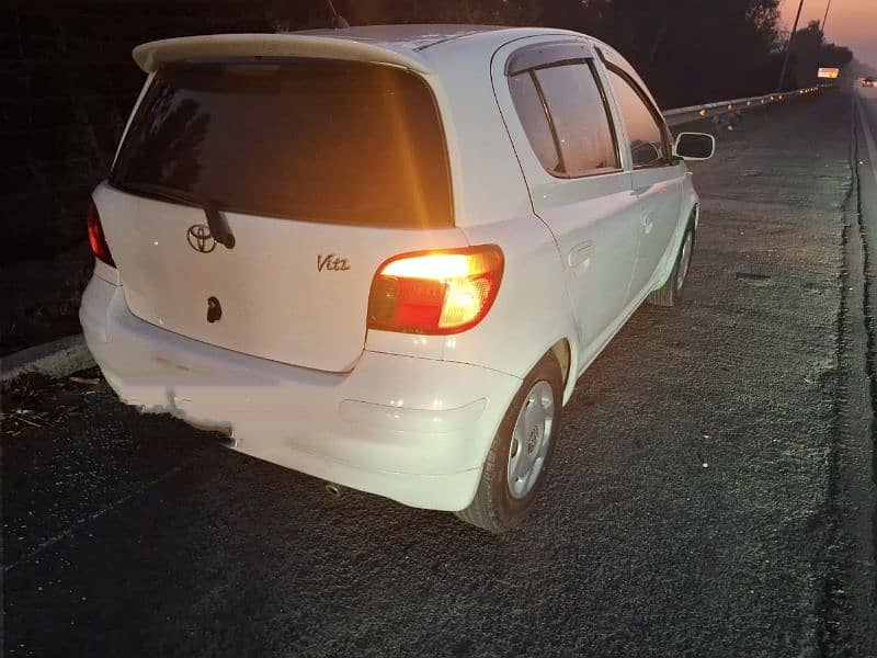 Toyota Vitz 2003 1