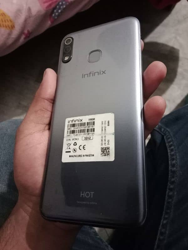 Infinix Hot 8 lite 1